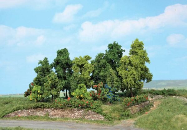 Heki 1996 Laubwald, 18 Büsche und Bäume 1-11 cm
