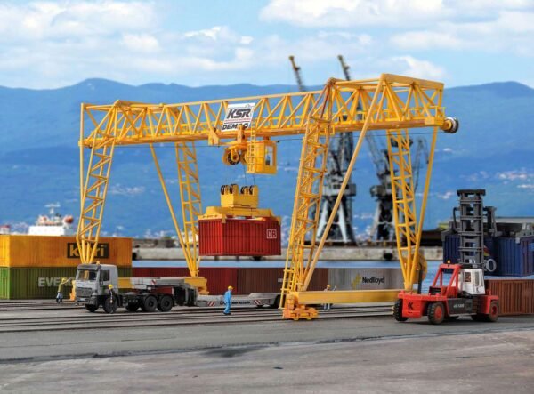 Kibri 38530 H0 DEMAG Containerkran – Bild 2