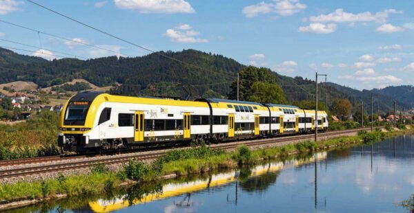 Märklin 38463 E-Triebzug Desiro HC bwegt – Bild 2