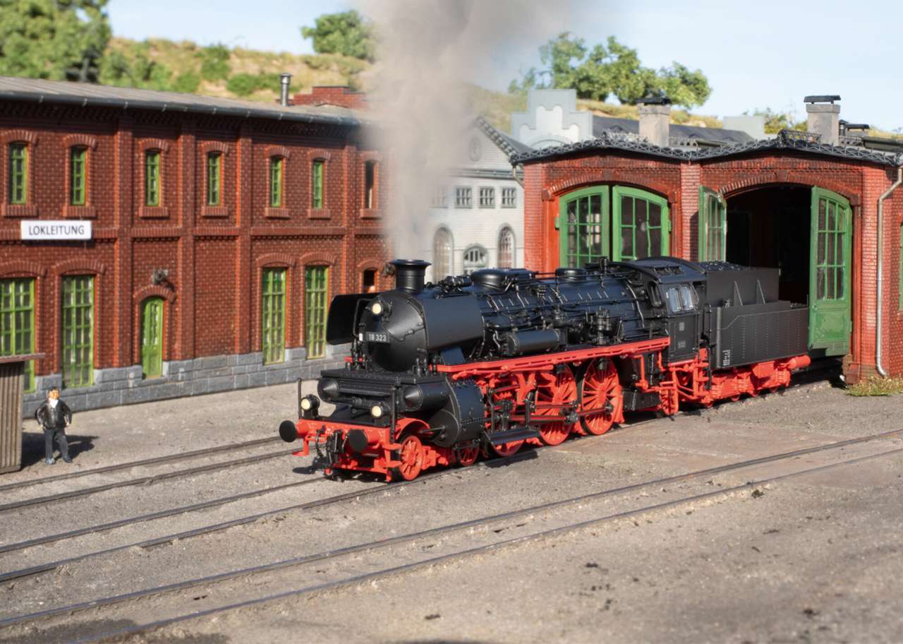 Trix 25323 Dampflokomotive 18 323 – Bild 8