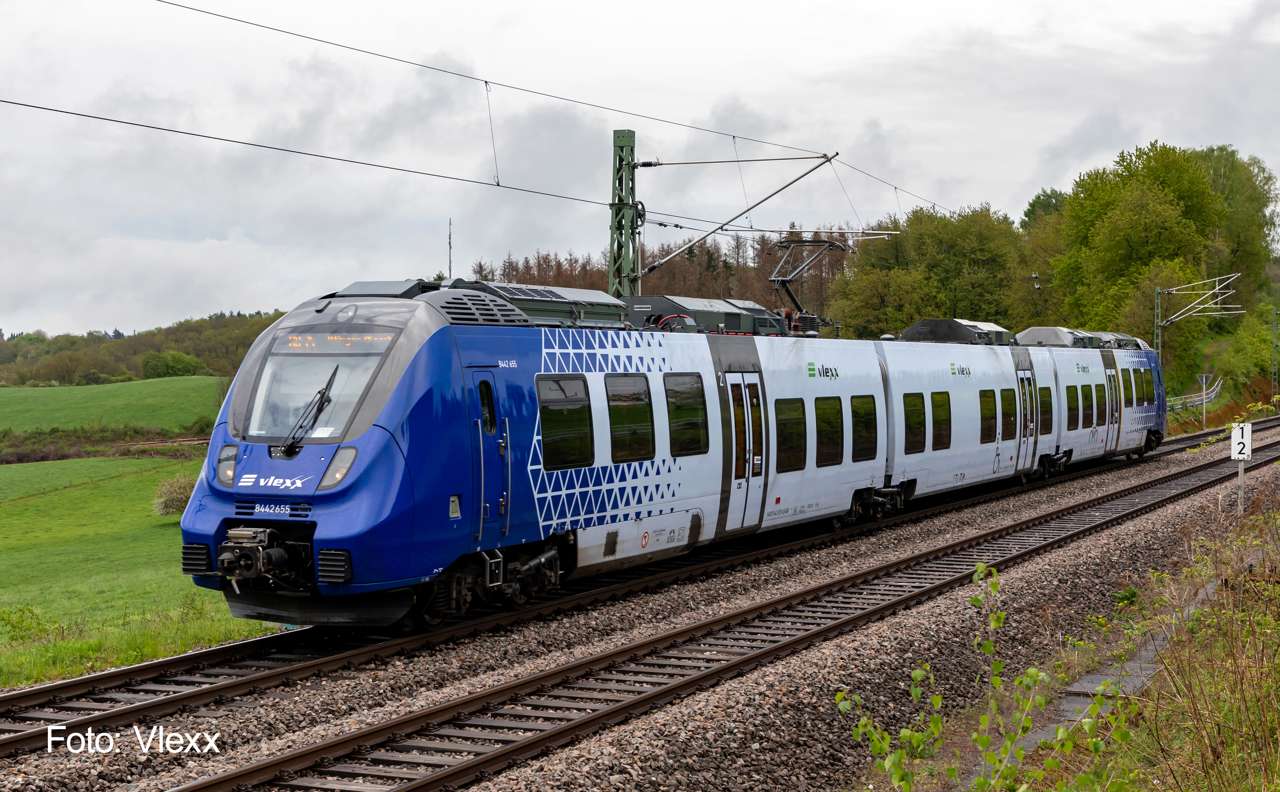 Piko 40211 N 3-tlg. Elektrotriebwagen Ta