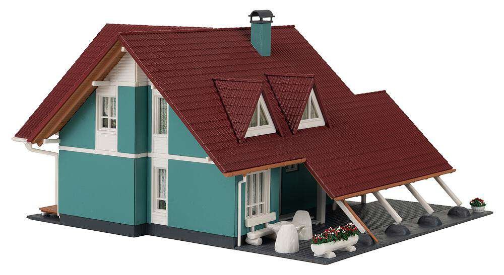 Faller 191815 Wohnhaus mit Carport – Bild 3