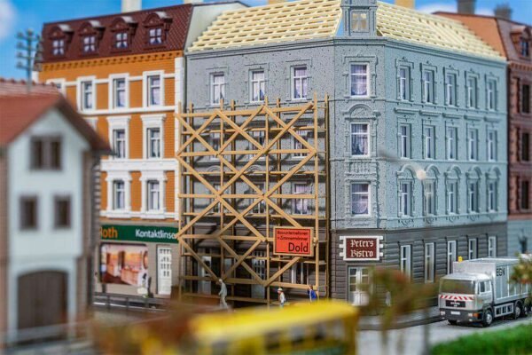 Faller 232166 Stadteckhaus im Umbau – Bild 2